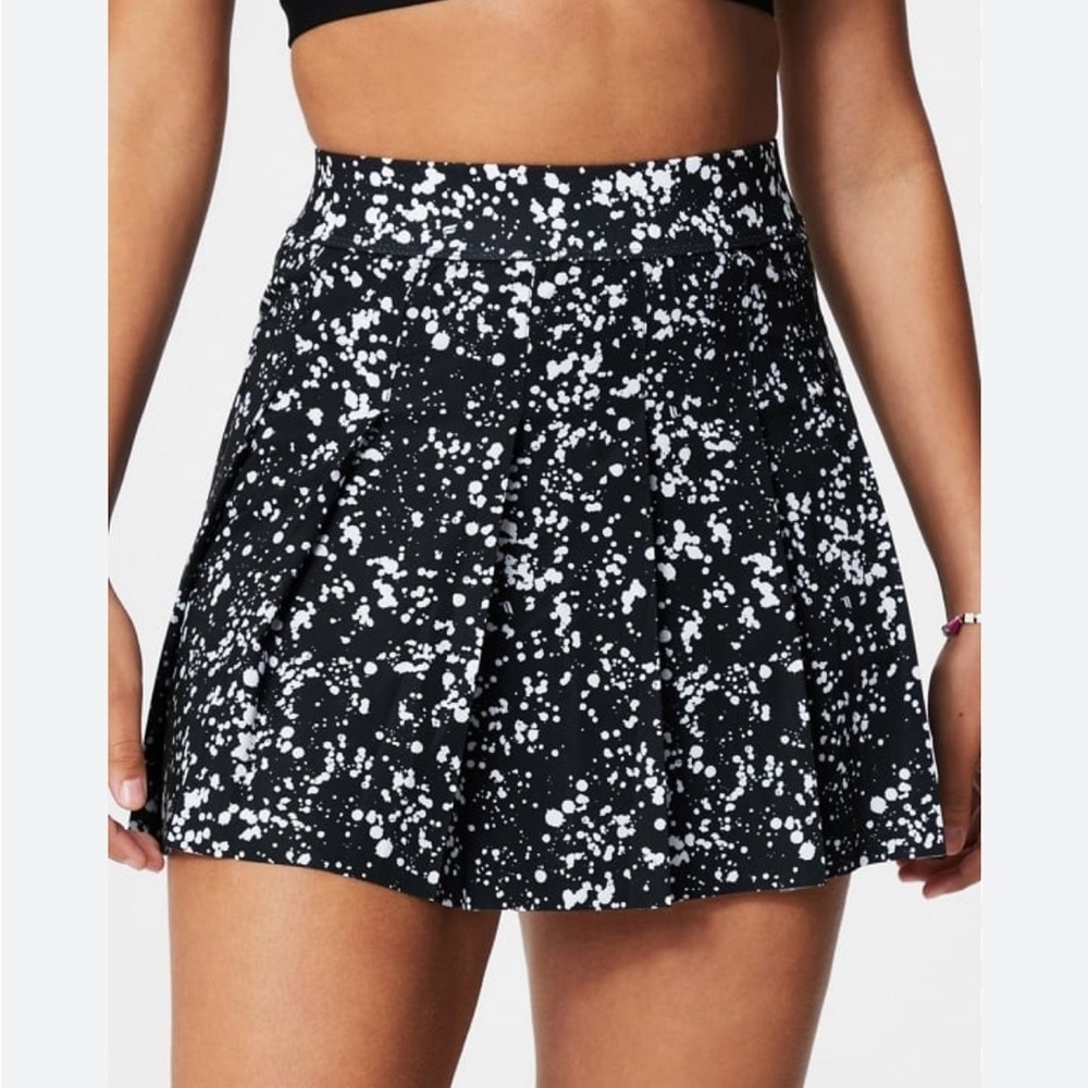 Fabletics Pleated Skirt With Built-In Short Size S NWOT